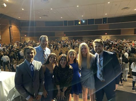 Photo Courtesy: @olentangyberlinhigh on Instagram. After the ceremony, the NHS senior officers and advisors pose for a picture. The ceremony went off without a hitch.