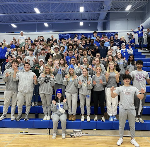 Photo Courtesy: @olentagyberlinhigh on Instagram. Bears pose while the varsity boys’ basketball team plays in a close game against Marysville. Students went to places like Cane’s and Sheetz to eat after the game.
