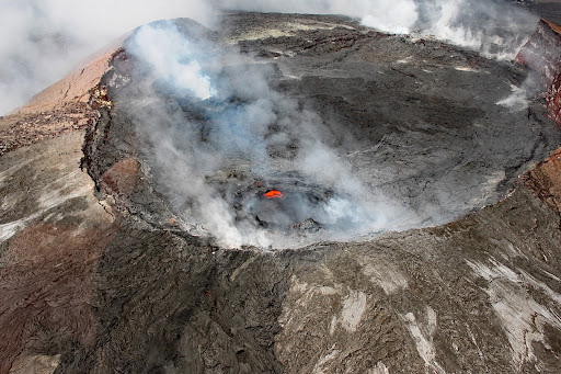 Photo Courtesy: Pixabay. Hawaiian volcano, Kilauea, is currently in the eruption process. The volcano has been in the eruption process for over a year, but does not currently pose a threat to the community.