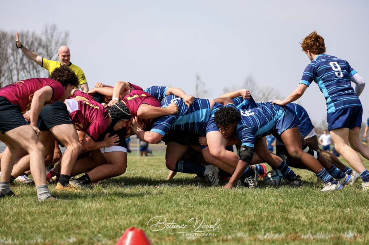 The Blues bind with Westshore Lions’ forwards. The Blues are looking for their seventh straight finals appearance this year.

